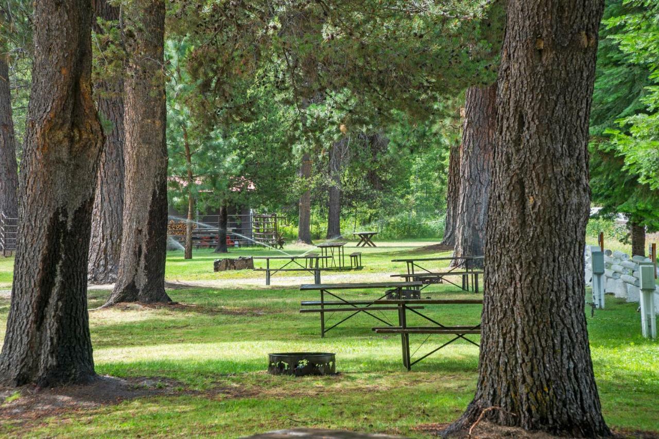 Crater Lake Resort Fort Klamath Extérieur photo